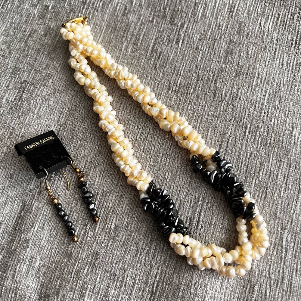 🐚 Vintage Freshwater Pearl & Black Polished Hematite Stone Necklace Earring Set
